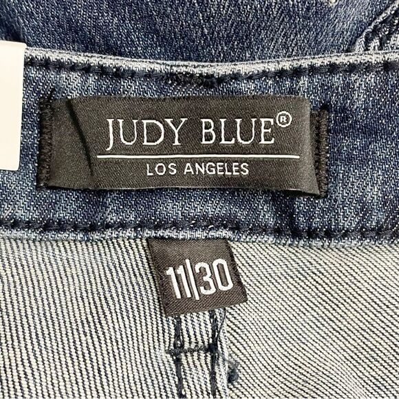 NWT Judy Blue High Rise Dark Super Flare Star Embroidered Jeans Size 30 | 10 New - Picture 11 of 16